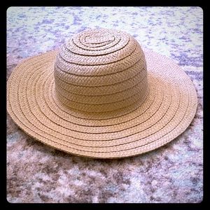 Baby girl’s beach/pool hat